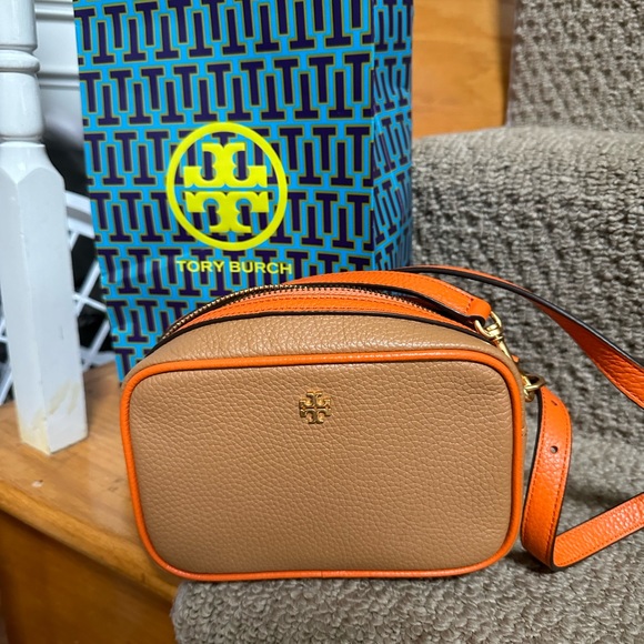 Like New and 2 New Handbags - Picture 4 of 6